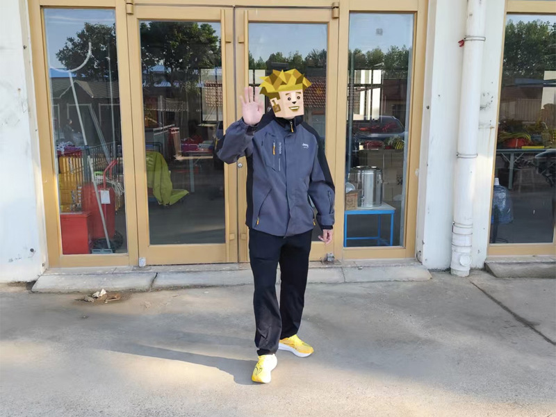 Pandawin 스포츠 공장 내부로 들어가 보세요 — 무술 장비 생산을 통한 방문객 투어